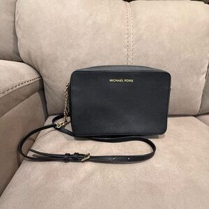 Michael Kors Elegant Black Crossbody Bag